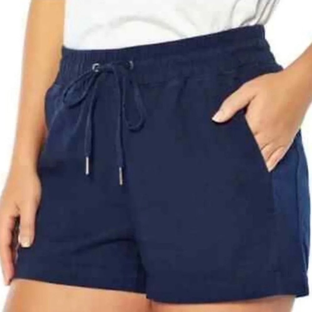 NWT GAP Women's Linen Shorts
Midnight Blue Size medium no tags